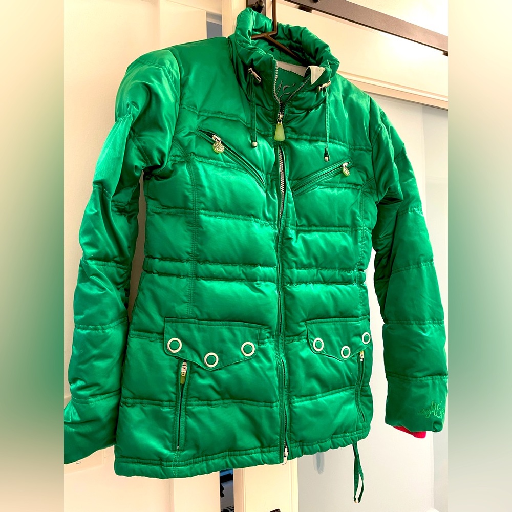 Women’s Obermyer vibrant green jacket. In very good condition. Size 8. 🎿